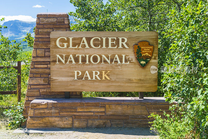 美国蒙大拿州冰川国家公园。7:22 -17:冰川国家公园的招牌在入口处。
